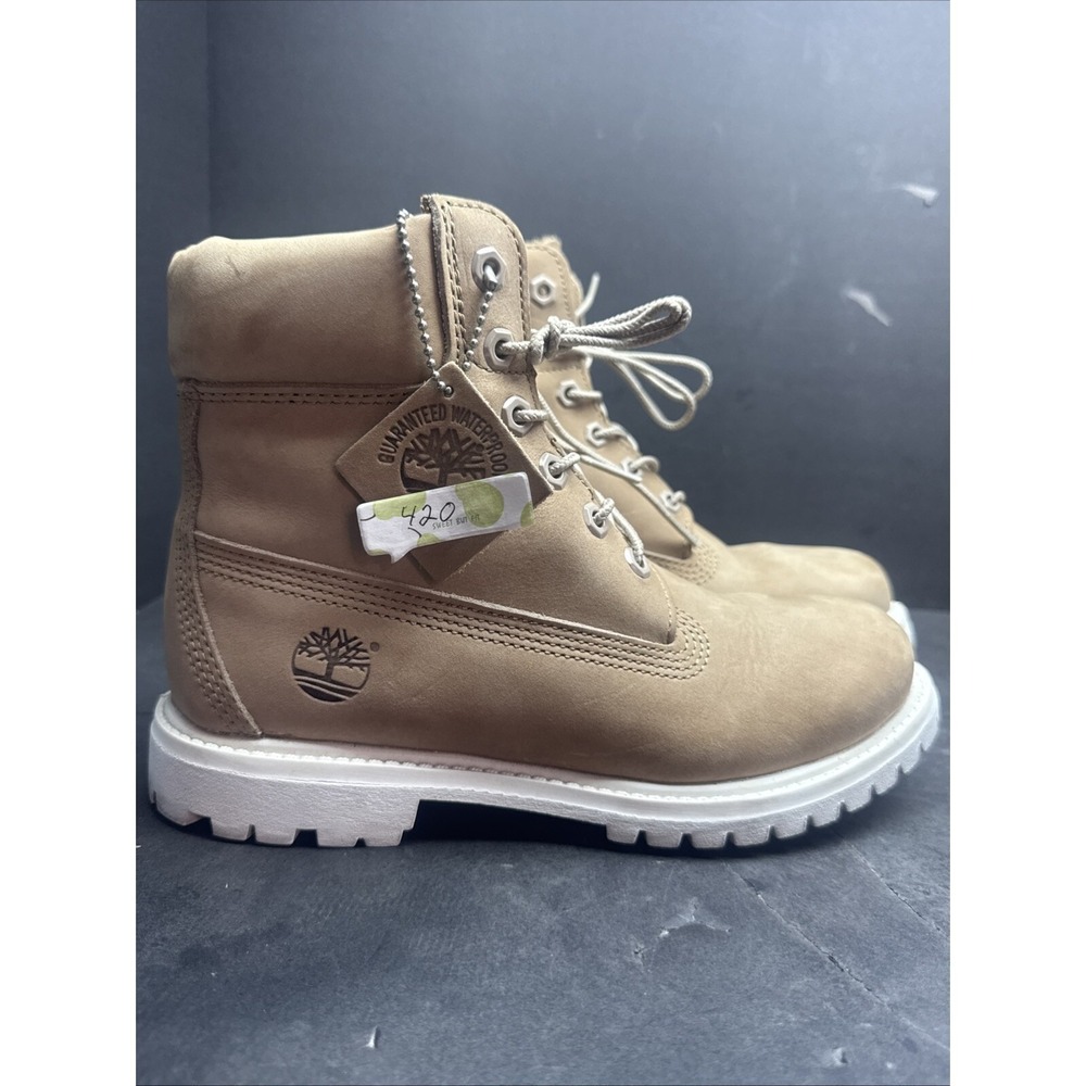 Timberland boots women Size 7M Suede Beige - Picture 10 of 10